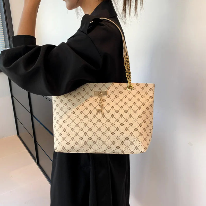 Large Capacity Soft Leather Tote Bag for Women with Hanging Accessories - Stylish and Versatile Design 3