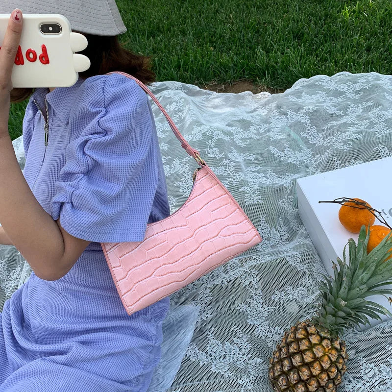 Stylish Black Tote Bag for Women – Retro PU Leather Shoulder Handbag with Chain, Versatile Casual Use 2